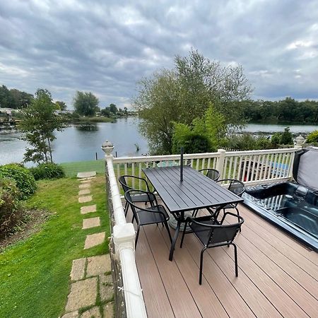 Lakeside Retreat 3 With Hot Tub, Private Fishing Peg Situated At Tattershall Lakes Country Park Экстерьер фото